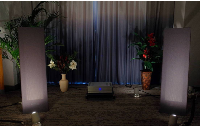 Magnepan LRS荣登《Stereophile》