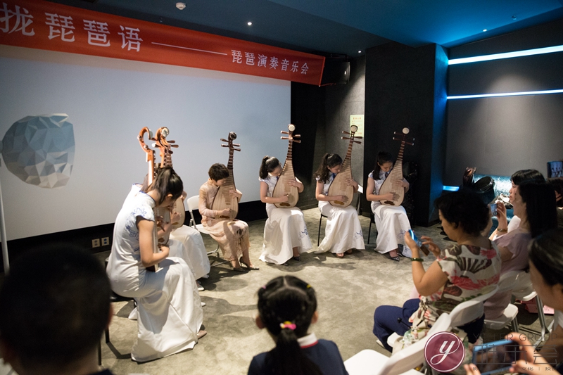 *杨老师和学生合作《欢沁》